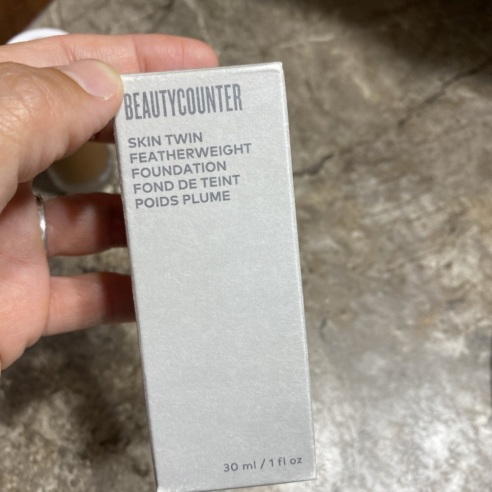 BeautyCounter Skin Twin Featherweight Foundation‎ 1 Fl Oz Deep 620 new in box - Picture 5 of 5